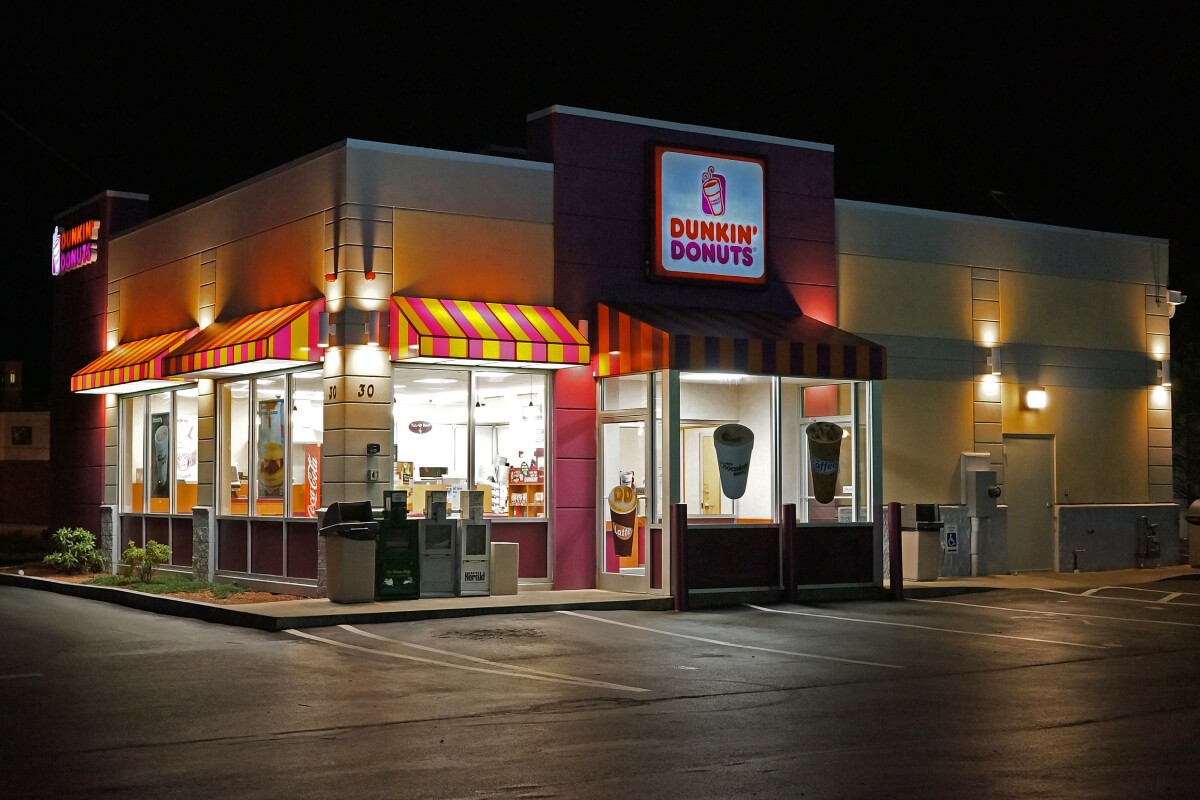 Dunkin' Donuts thu hút đông đảo khách hàng
